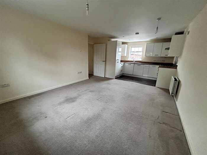 2 Bedroom Flat To Rent In Horse Fair Lane, Rothwell, NN14