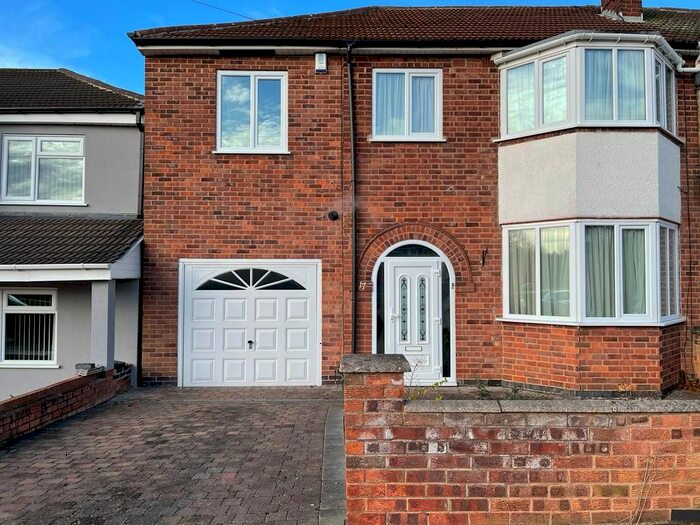 5 Bedroom Semi-Detached House To Rent In Asquith Boulevard, Leicester, Leicestershire LE2