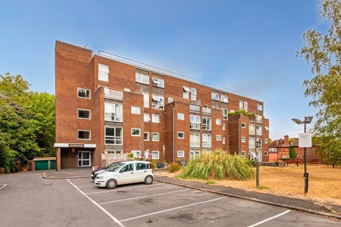 1 Bedroom Apartment For Sale In Belgravia Court, Bath Road, Reading, RG30
