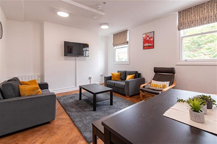 1 Bedroom Apartment To Rent In Room, A Low Pavement, NG1