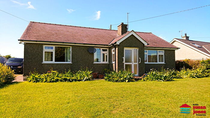 3 Bedroom Detached Bungalow For Sale In Rhoshirwaun, Pwllheli, LL53