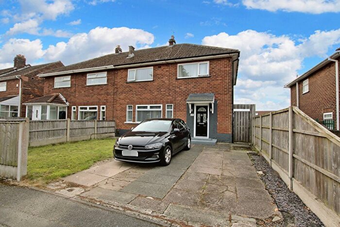 4 Bedroom Semi-Detached House To Rent In Barnes Road, Widnes, WA8