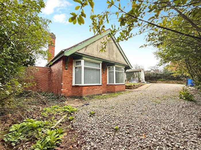 3 Bedroom Bungalow To Rent In Stapenhill Road, Burton-On-Trent, Staffordshire, DE15