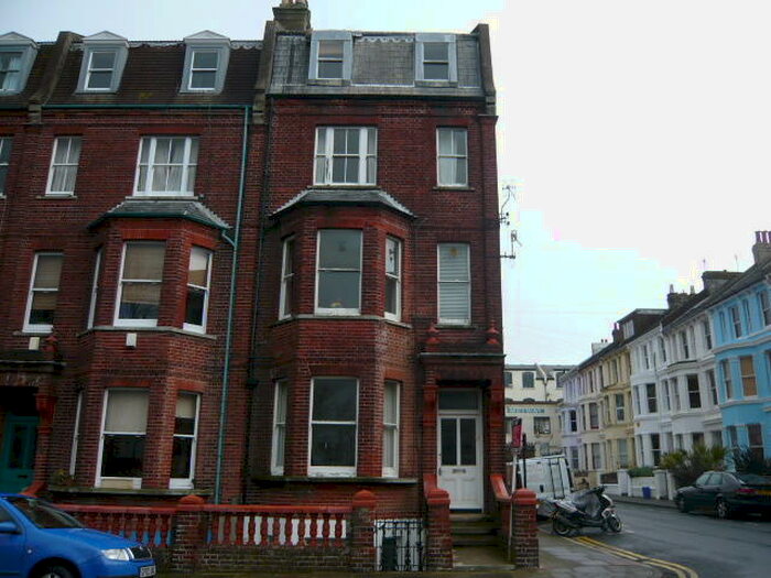 3 Bedroom Flat To Rent In College Terrace, Brighton, BN2