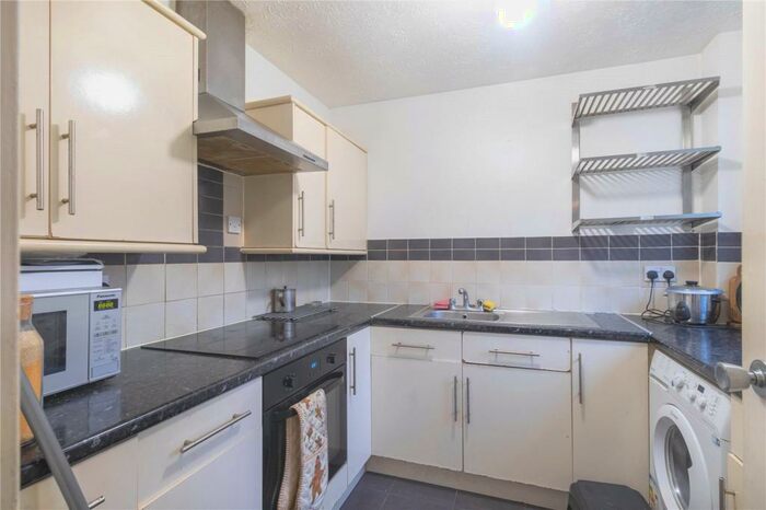 2 Bedroom Apartment To Rent In Adams Way, Croydon, CR0