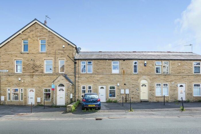 1 Bedroom Apartment To Rent In Flat, Avondale Road, Shipley, BD18