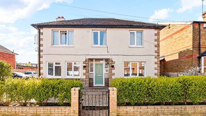 2 Bedroom Maisonette For Sale In Upper Court Road, Epsom, KT19