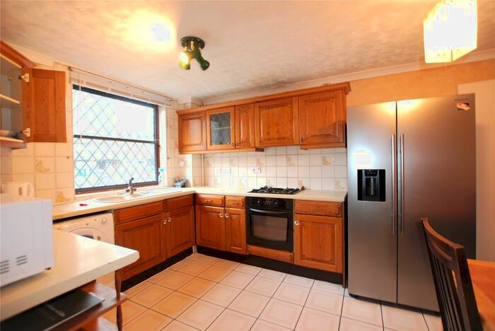 3 Bedroom Terraced House To Rent In Frankland Close, Bermondsey, London SE16