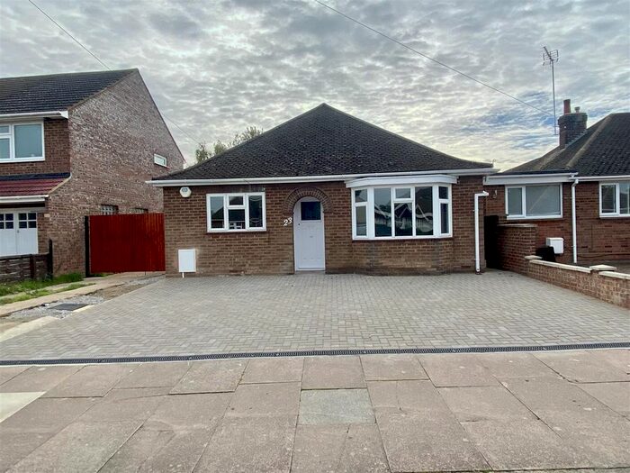 2 Bedroom Detached Bungalow To Rent In Onslow Road, Luton, LU4