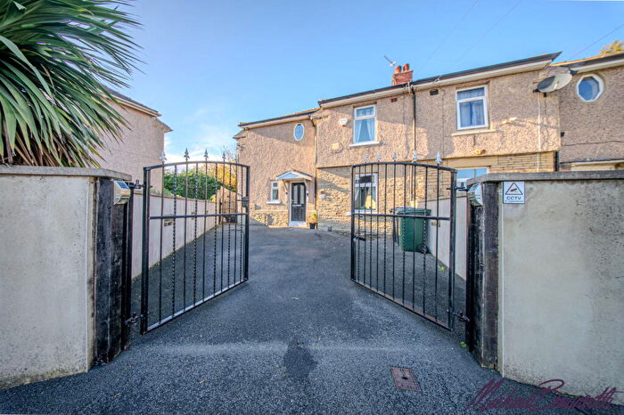 3 Bedroom Semi Detached House For Sale In Cranbrook Avenue, Bradford, BD6