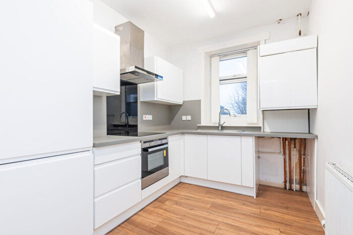 2 Bedroom Property To Rent In Clepington Road, Dundee, DD3