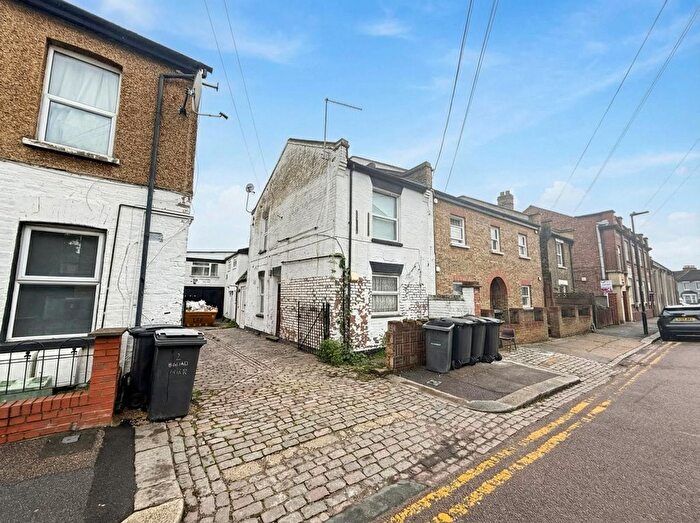 1 Bedroom Flat For Sale In Dorset Road, London, N15