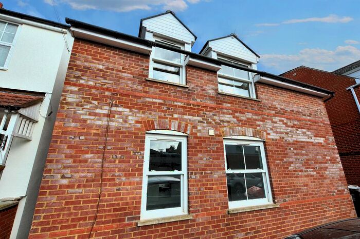 2 Bedroom Detached House To Rent In Laurel Road, St Albans, AL1