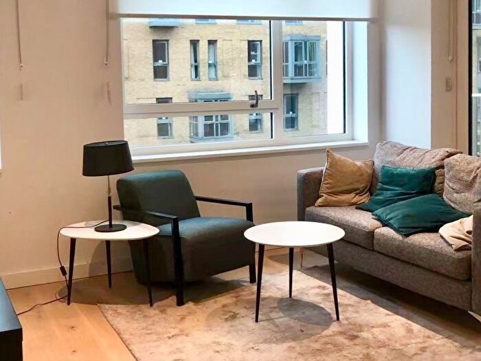 2 Bedroom Flat To Rent In Walworth Road, London, SE17