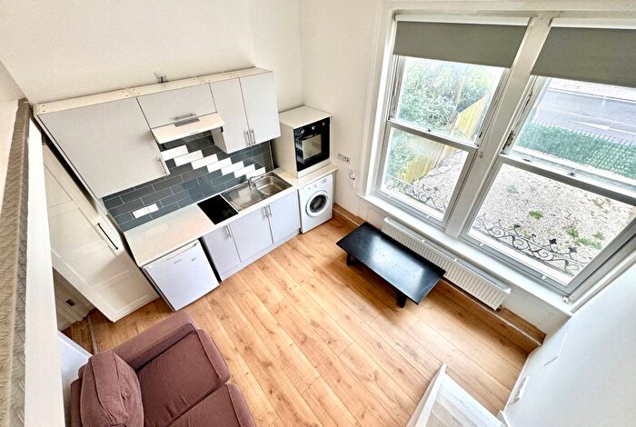 Studio To Rent In Camden Road, London, N7