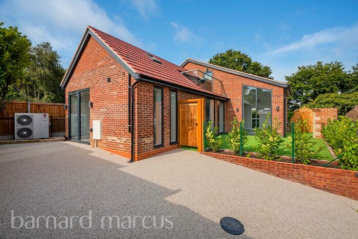 4 Bedroom Detached House To Rent In Holmwood Close, Cheam, Sutton, SM2