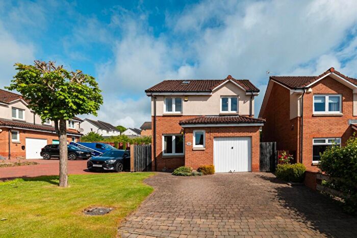 3 Bedroom Detached House For Sale In Fivestanks Court, Broxburn, EH52