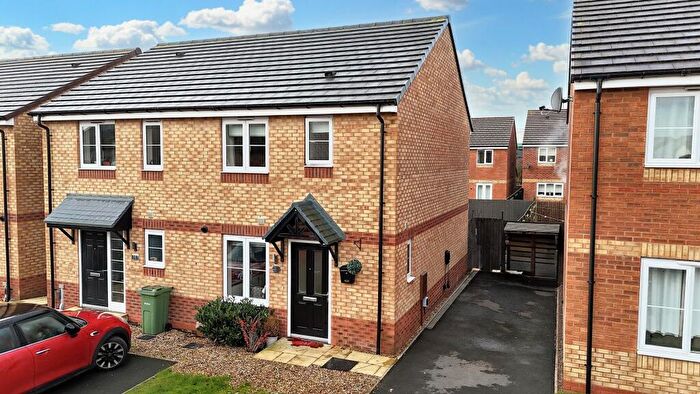 3 Bedroom Semi Detached House For Sale In Till View, Stafford, ST16