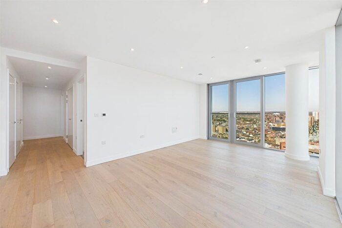 2 Bedroom Flat To Rent In The Clarendon, Watford, WD17