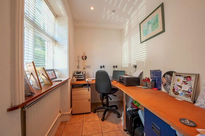 5 Bedroom Detached House For Sale In Ruckinge Road, Hamstreet, Ashford, TN26 - Photo 10