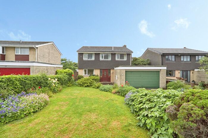 4 Bedroom Detached House For Sale In Fyfe Grove, Baildon, Shipley, BD17