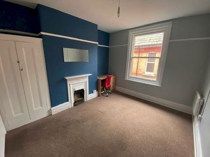 1 Bedroom House Of Multiple Occupation To Rent In Wimborne Road, Bournemouth, Dorset, BH9