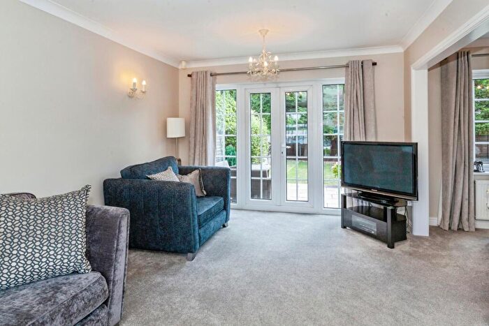 4 Bedroom Detached House For Sale In Cannock Close, Maidenhead, Berkshire, SL6