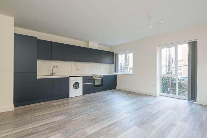 1 Bedroom Flat To Rent In Flat, A Chesterfield Road, Woodseats, Sheffield, S8