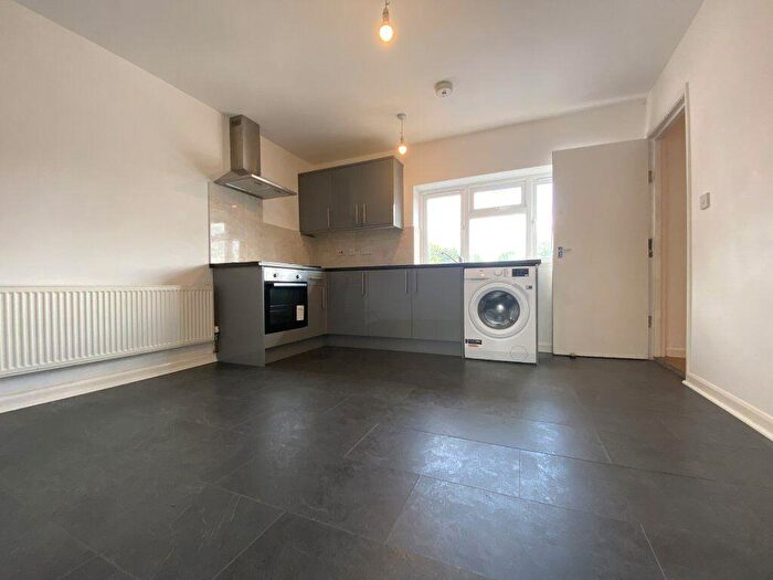 2 Bedroom Maisonette To Rent In Church Street, SL1