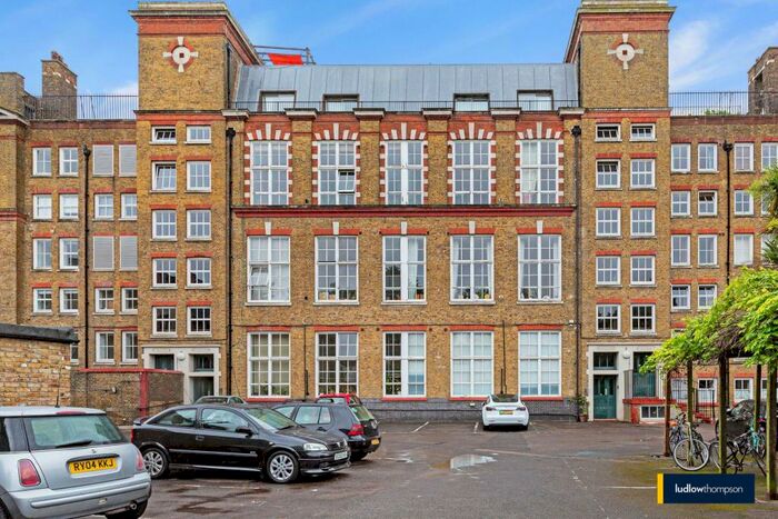 2 Bedroom Flat To Rent In Gervase Street, London, SE15