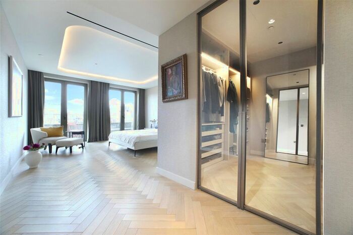 3 Bedroom Flat To Rent In Fareham Street, London, W1F