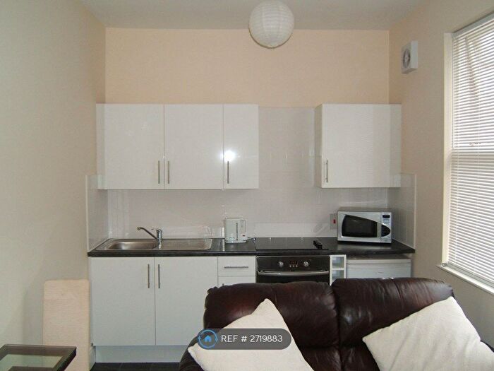 1 Bedroom Flat To Rent In Cowlishaw Road, Sheffield, S11