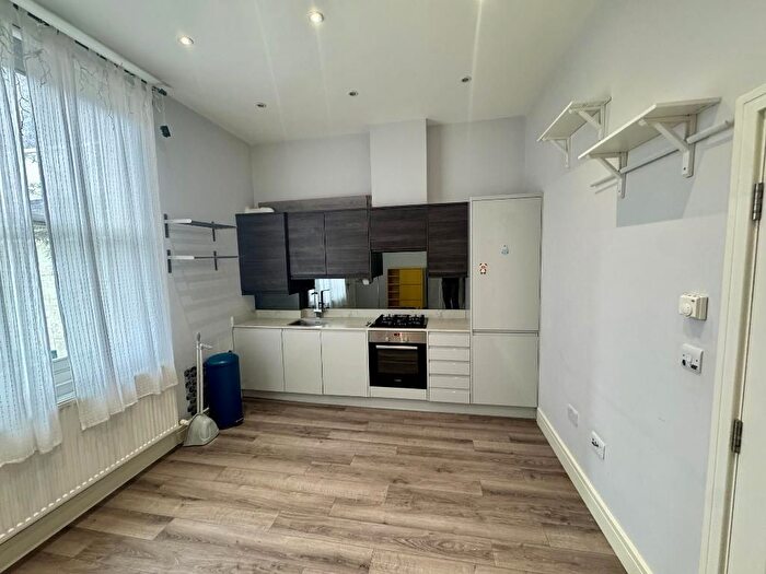 1 Bedroom Flat To Rent In Queen Street, Maidenhead, SL6