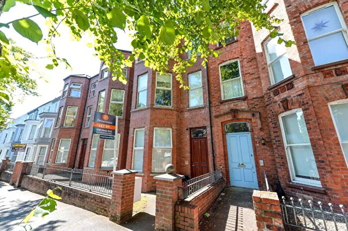 1 Bedroom Apartment / Flats For Sale In Flat, Eglantine Avenue, Belfast, BT9