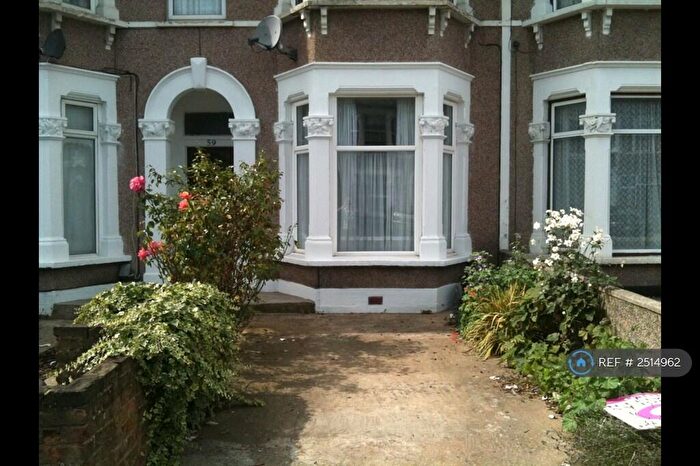 1 Bedroom Flat To Rent In Elgin Road, Ilford, IG3