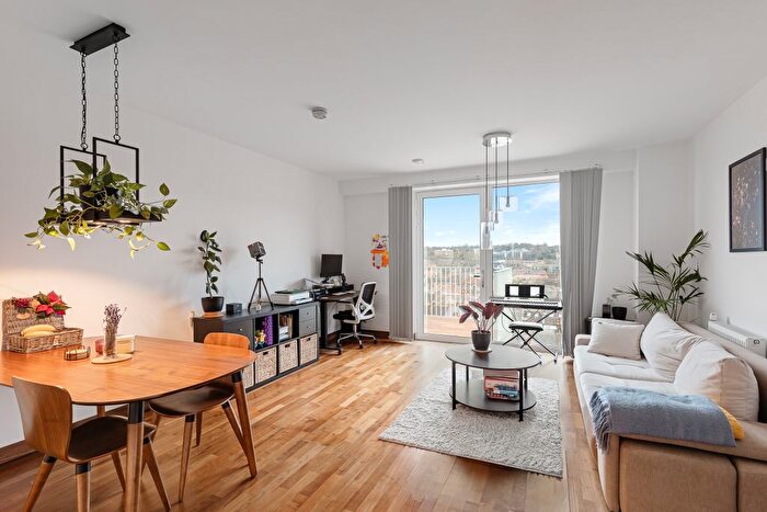 1 Bedroom Flat For Sale In Brunel House, Christchurch Way London, SE10