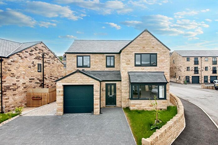 4 Bedroom Detached House For Sale In Summer View, Holmfirth, HD9