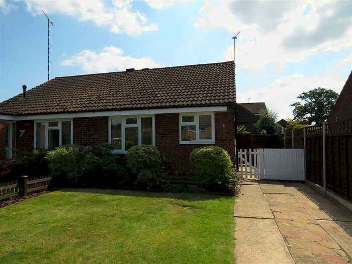 2 Bedroom House To Rent In Kew Close, Kenilworth, CV8