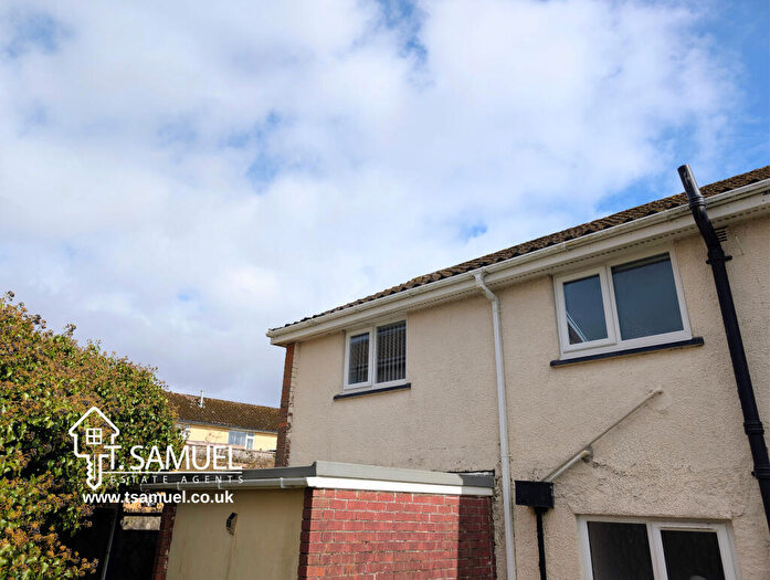 2 Bedroom Flat For Sale In Bryn Moreia, Aberdare, CF44
