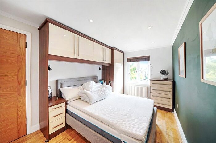 1 Bedroom Flat For Sale In Linden Walk, London, N19