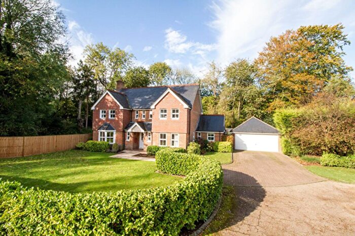4 Bedroom Detached House For Sale In Knox Close, Church Crookham, GU52