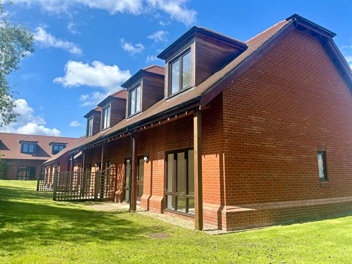 3 Bedroom Retirement Property For Sale In Friary Meadow, Titchfield, PO15