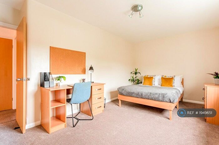 6 Bedroom Terraced House To Rent In The Crescent, Brighton, BN2