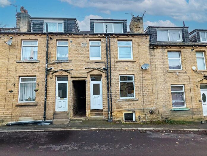 2 Bedroom Terraced House To Rent In Prince Street, Primrose Hill, Huddersfield, West Yorkshire, HD4