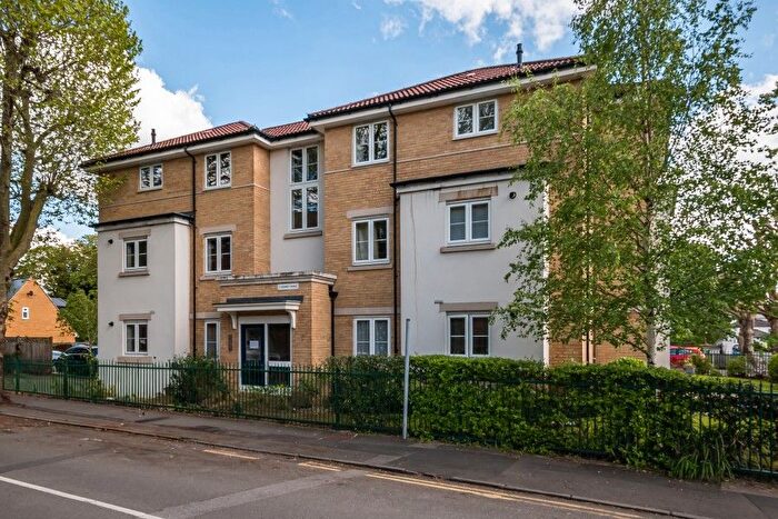 2 Bedroom Flat To Rent In Staines, Surrey, TW18