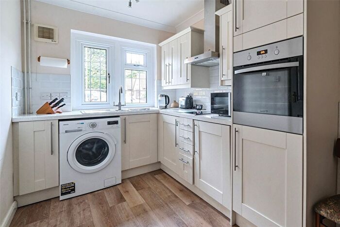 2 Bedroom Bungalow For Sale In Headley, Hampshire, GU35
