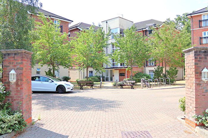 1 Bedroom Flat For Sale In Markham House, Farnborough, GU14