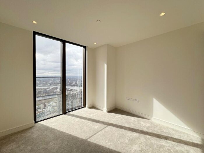 2 Bedroom Flat To Rent In Harcourt Tower, Marsh Wall, E14