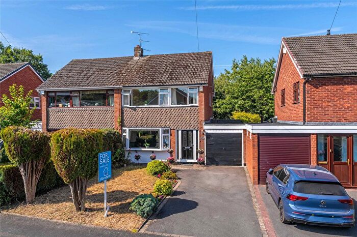 3 Bedroom Semi-Detached House For Sale In The Leas, Featherstone, Wolverhampton, Staffordshire, WV10