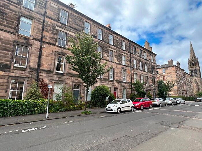 2 Bedroom Flat To Rent In Lutton Place, Newington, Edinburgh, EH8